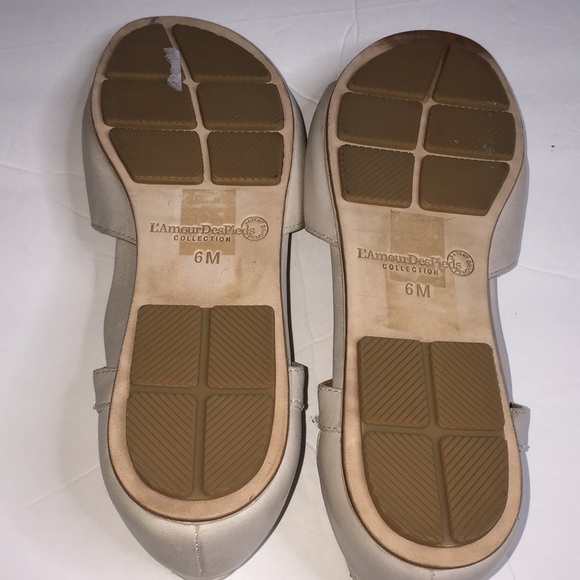 L’AmourDesPieds: off white Sandal - Picture 5 of 7